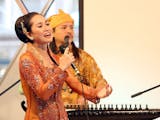 Gambar sampul Longser, Seni Teater Tradisional Penuh Banyolan dari Jawa Barat