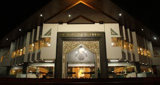 Gambar sampul Kisah Gedung "Setan" yang Kini Berubah Jadi Masjid Megah di Kota Bandung