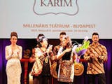 Gambar sampul Batik ala Poppy Karim diperagakan di Hungaria
