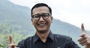 Gambar sampul Misi Lindungi Hutan, Chashif Syadzali: Kami Ingin Tanam Pohon Sejumlah Penduduk Indonesia
