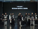 Gambar sampul 'Mulangi' Sogan Batik dan RARA Tampil Memukau di Jogja Fashion Week 2019