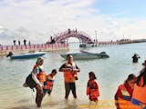 Gambar sampul Pulau Tidung Destinasi Wisata Pulau Seribu Yang Terkenal Dengan Jembatan Cinta