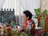 Gambar sampul Mengenal Lebih Dekat, Martha Tilaar Sosok Kartini Indonesia