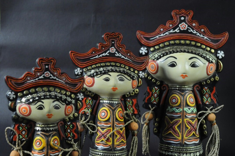 Menong Boneka Keramik dari Purwakarta Wujud Ragam Budaya 