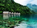 Gambar sampul Mengunjungi Teluk Saleman, Air Jernih Tersembunyi di Maluku