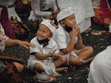 Gambar sampul Tujuh Bahasa Daerah dengan Penutur Terbanyak di Indonesia, Bahasa Daerah Apa Saja?