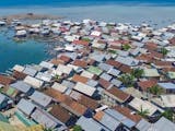 Gambar sampul Ketika Sebuah Pulau Kecil Mengalahkan Kepadatan Kota Besar