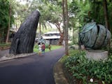 Gambar sampul Menikmati Mahakarya Seniman Nyoman Nuarta di NuArt Sculpture Park