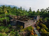 Gambar sampul Menikmati Keindahan Pulau Tidore dari Benteng Tahula