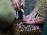 Gambar sampul Badudus dan Bapapai, Ritual Penyucian Diri Jelang Pernikahan Urang Banjar
