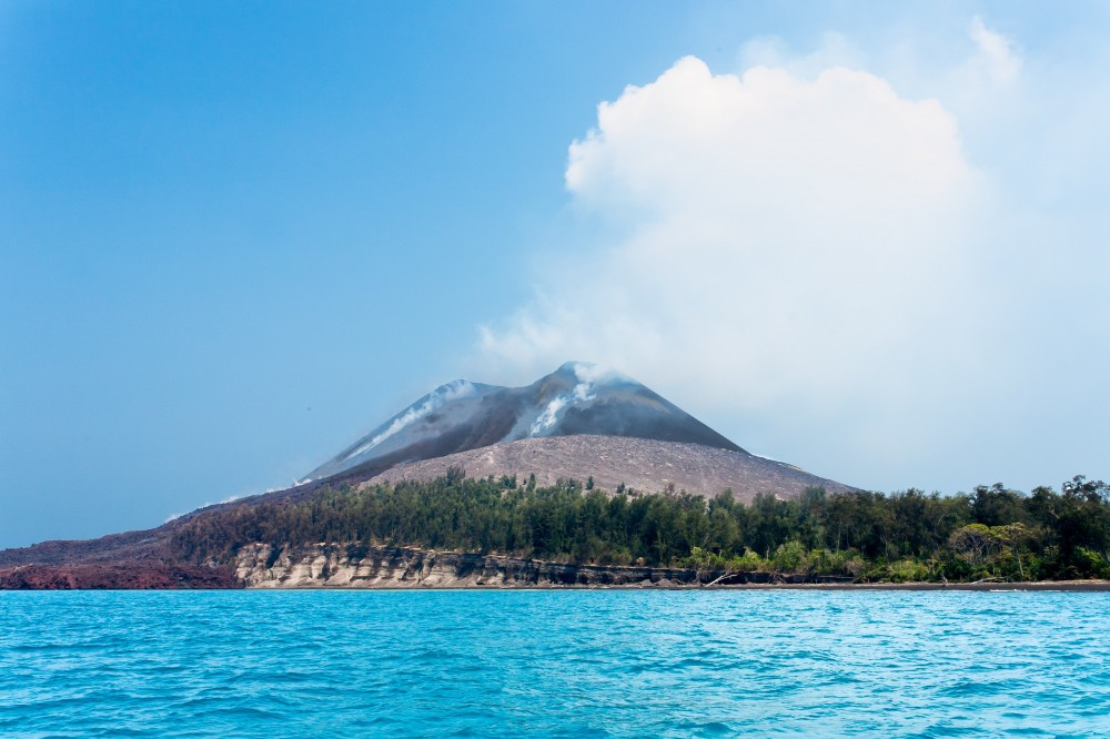 Mengintip Kembali Gunung Krakatau  Good News from Indonesia
