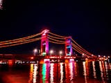 Gambar sampul Cantiknya 5 Jembatan Indonesia Saat Malam Hari